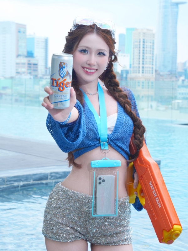 Thanh Mèo mặc bikini khoe dáng ngọc.