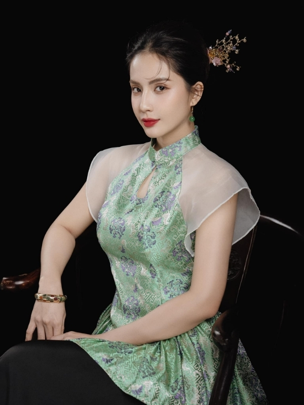 Thiên An dịu dàng trong tà áo lụa