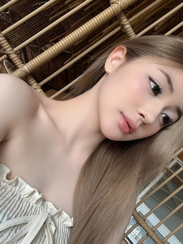 Cận mặt xinh đẹp tiktoker Trần Hà Linh