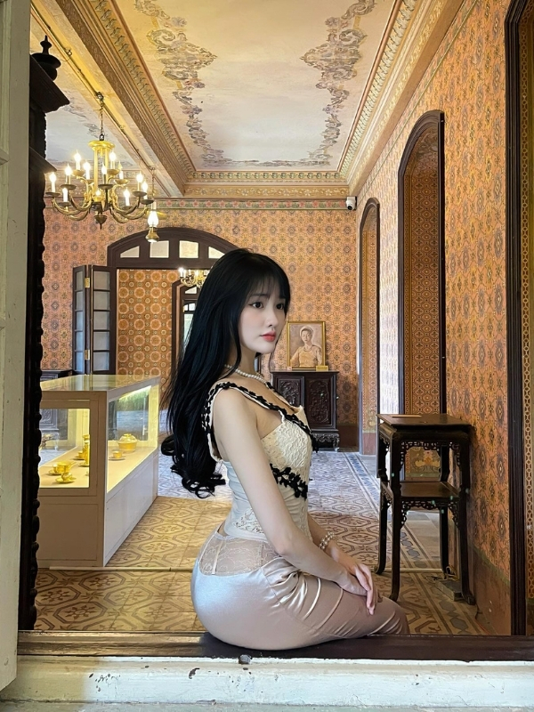 Eo thon dáng xinh khoe sắc vóc