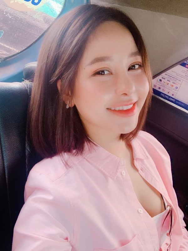 Nụ cười rạng rỡ của Trâm Anh sexy