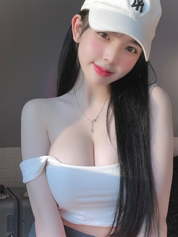 Trần Huyền Châu cute & sexy