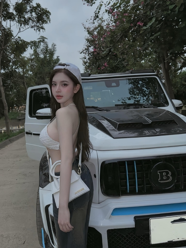 Body hút mắt trong nắng chiều