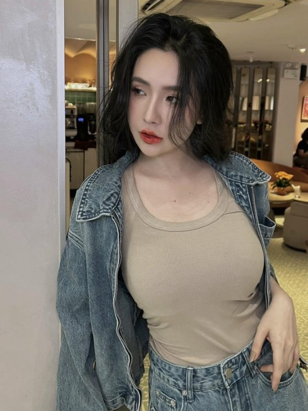 Viên Vibi lộ hàng giản dị nhưng cuốn hút