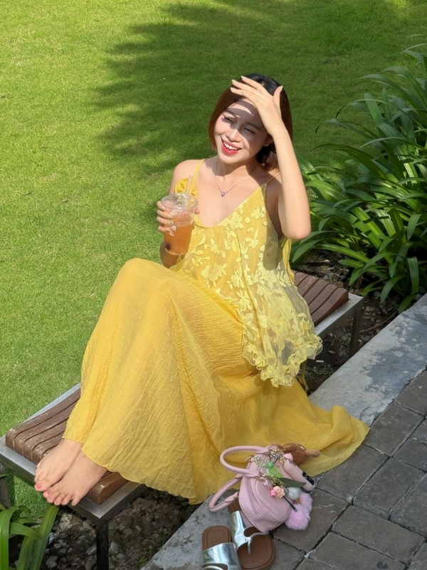 Vẻ đẹp tỏa sáng trong nụ cười rạng ngời.