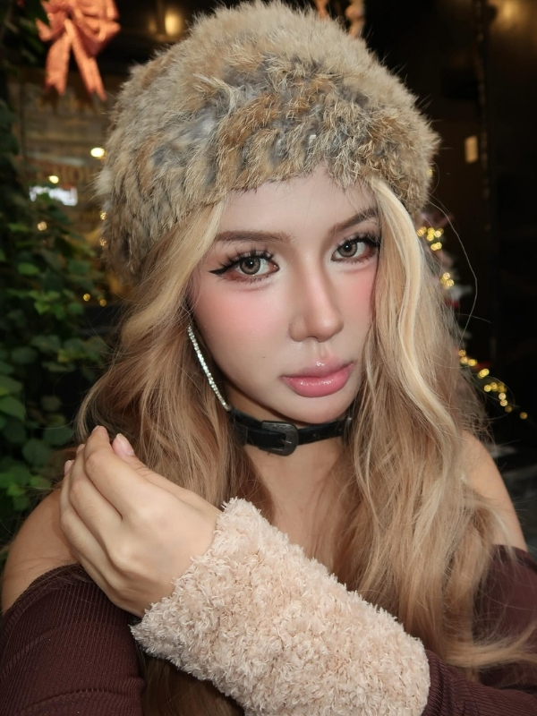 Mũ lông và lens mắt sáng hút hồn