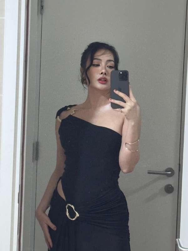 Yaya Trương Nhi sexy trong đầm đen