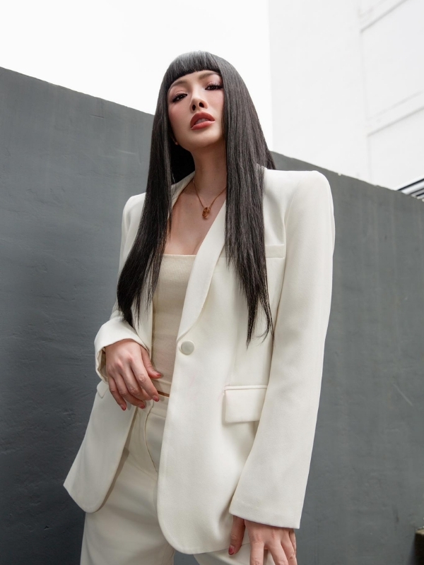 Yaya Trương Nhi sexy style công sở