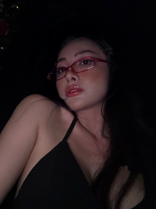 Gương mặt đầy khí chất về đêm