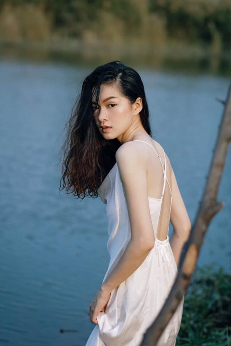 Ảnh gái xinh lưng trần - 2