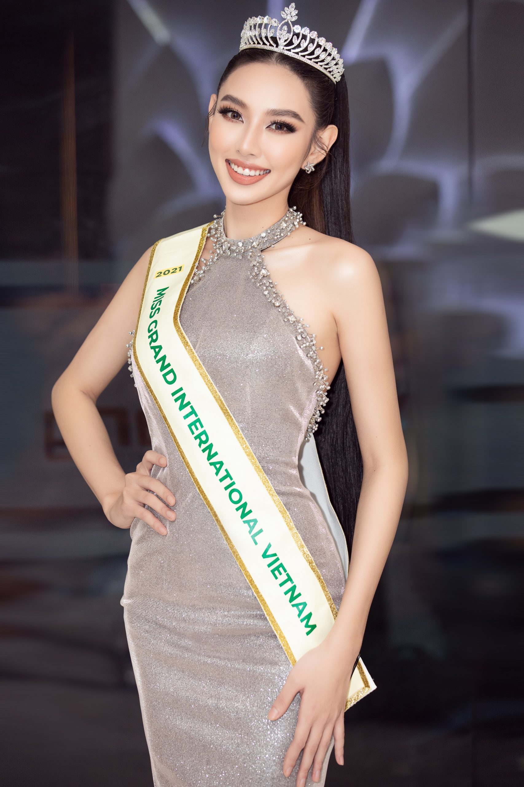 Thùy Tiên - Chọn ảnh Thùy Tiên theo khung sử dụng Thùy Tiên - Chọn ảnh Thùy Tiên theo khung sử dụng