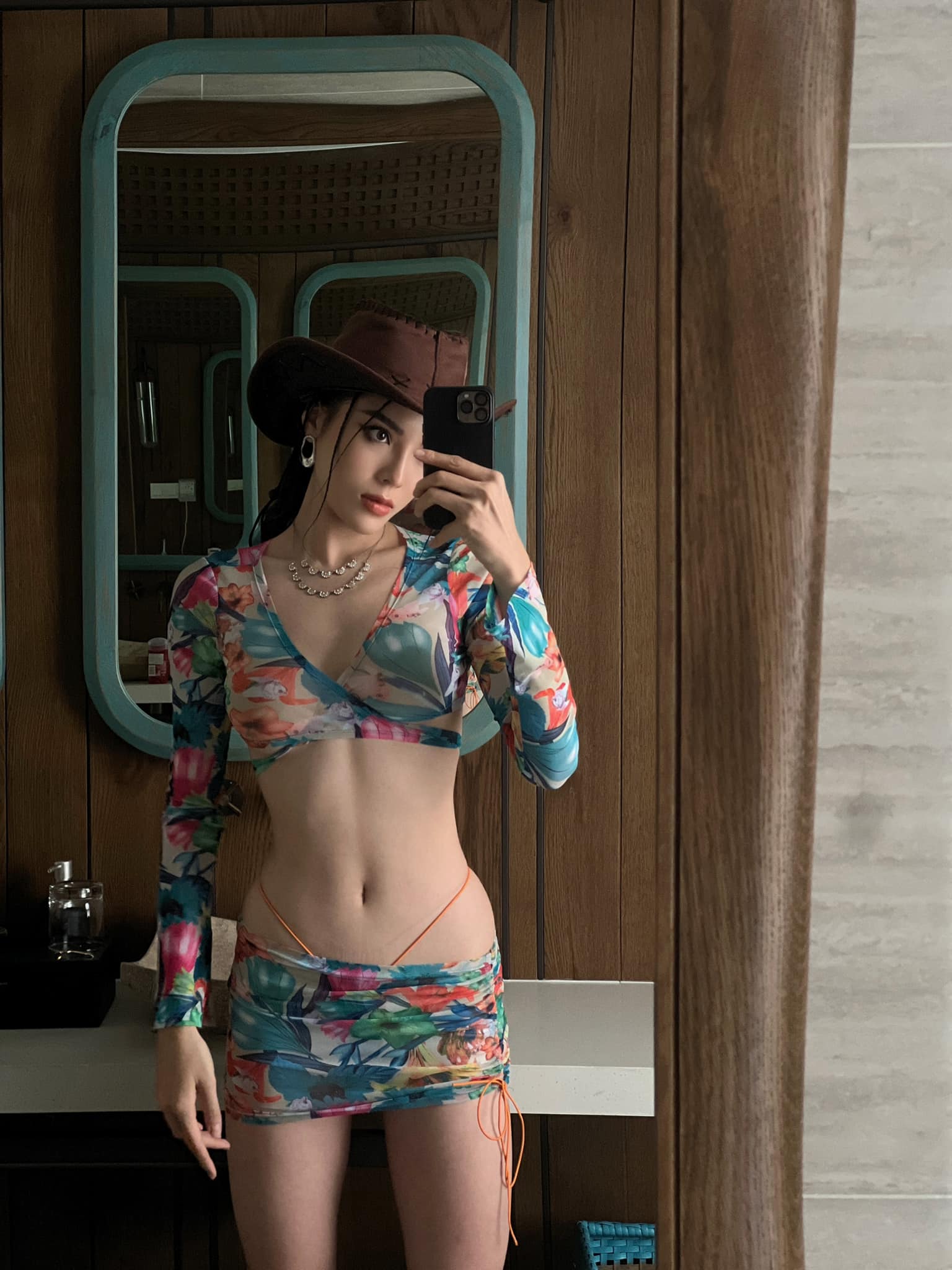 Ảnh eo thon chụp gương - 10