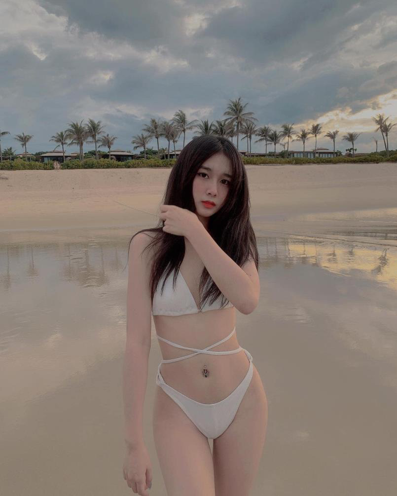Gái xinh mặc đồ thiếu vải TikTok bikini - 10