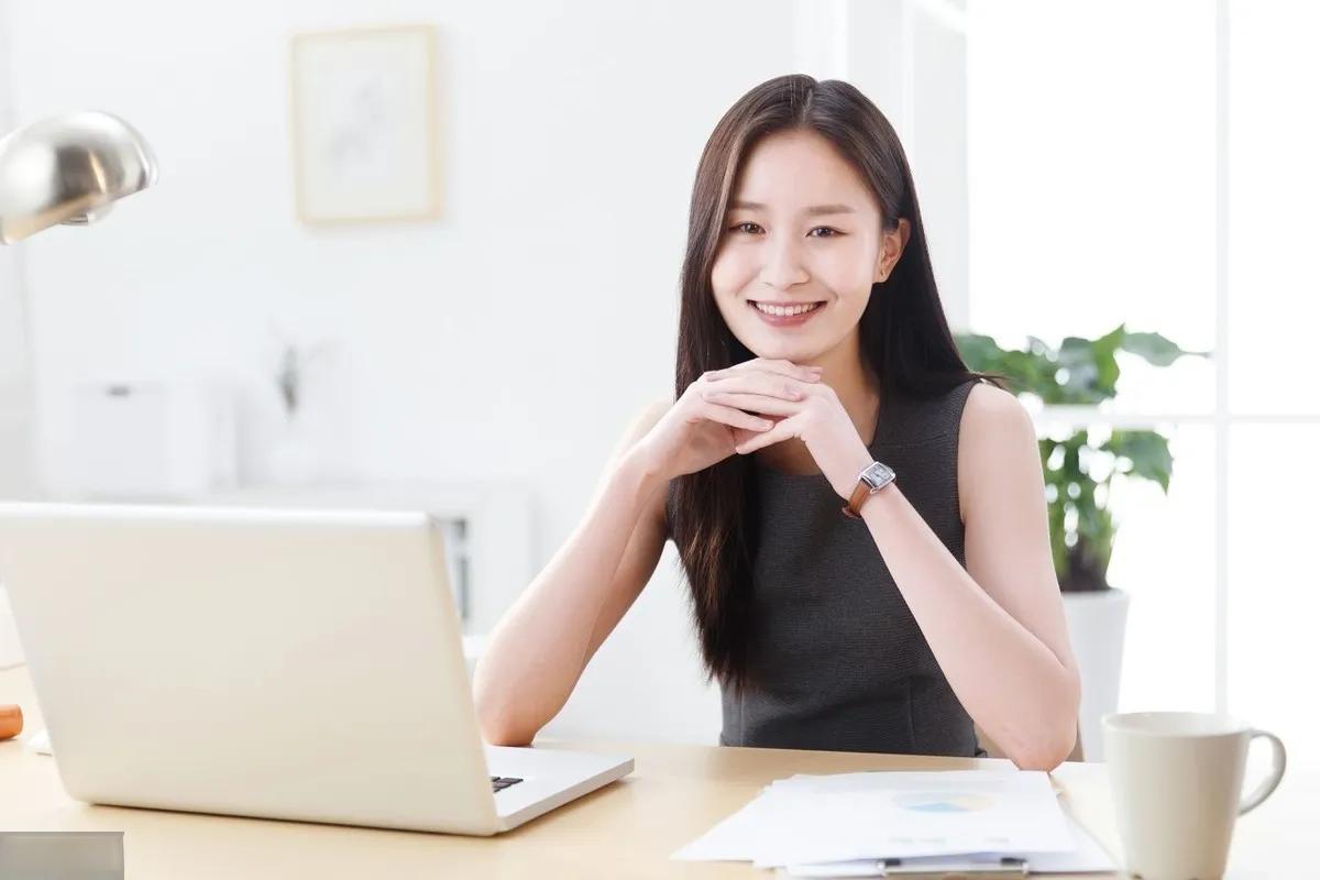Ảnh gái xinh nhân viên văn phòng - 11