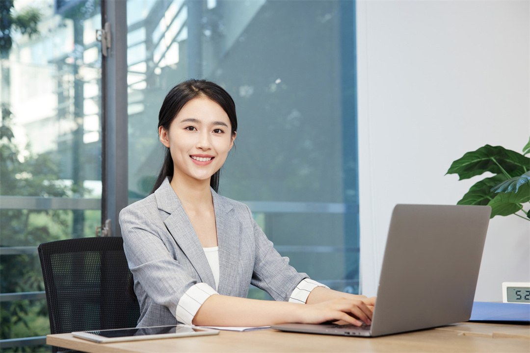 Ảnh gái xinh nhân viên văn phòng - 12