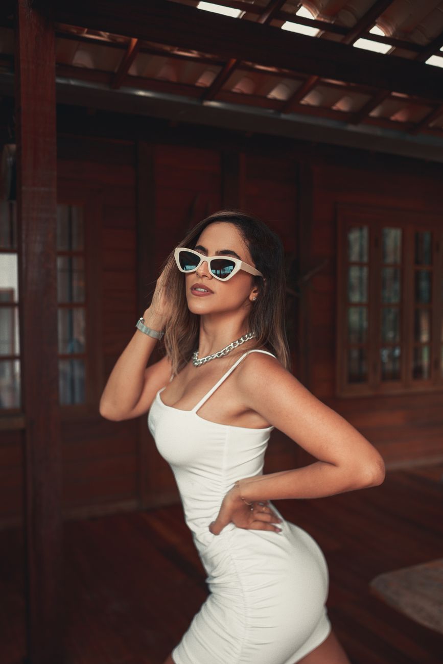 ảnh gái xinh mặc đầm ôm body