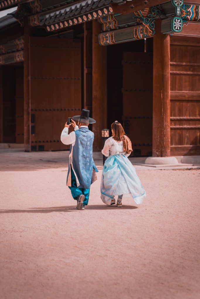 ảnh gái xinh mặc hanbok