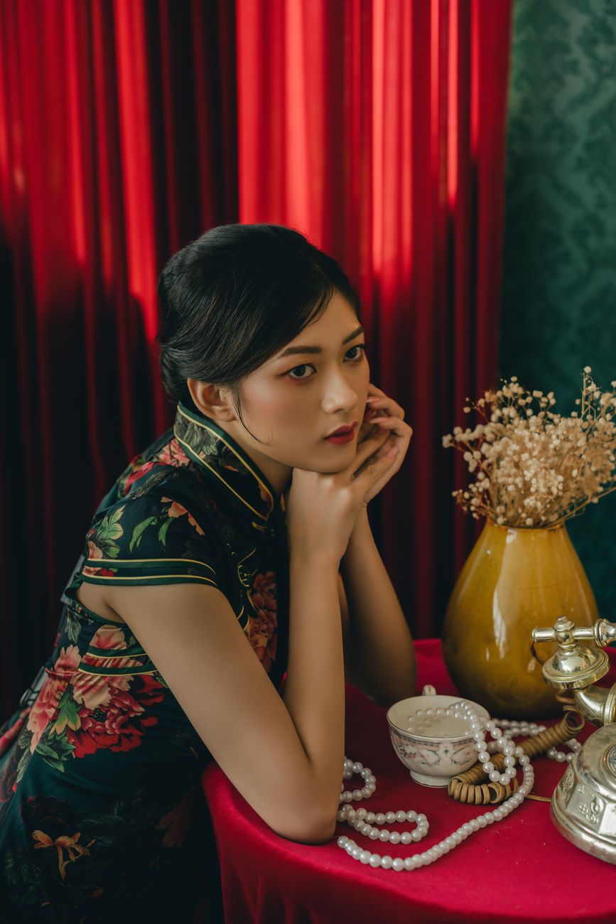 ảnh gái xinh mặc sườn xám